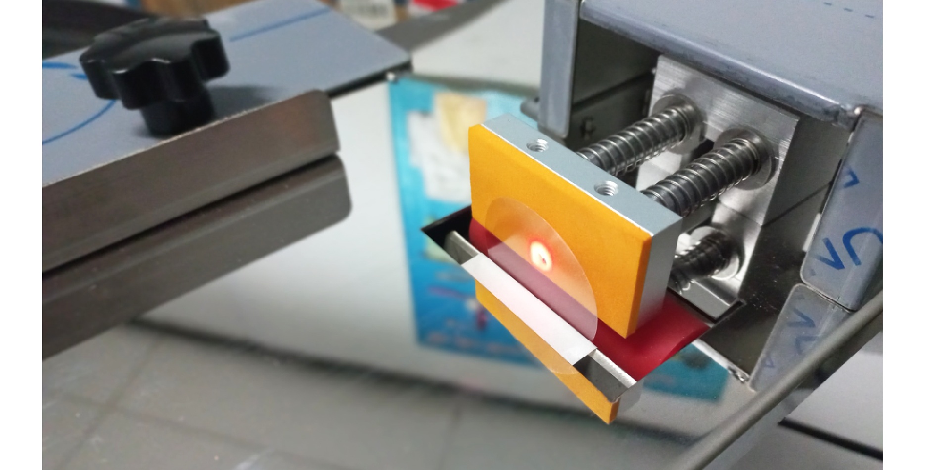 Semi-Automatic Seal Label Attachment Machine